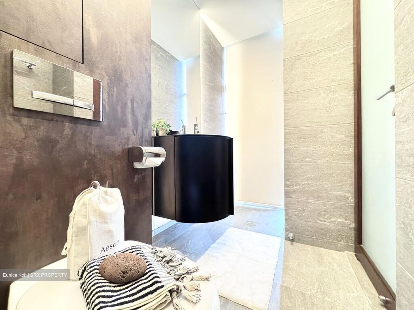 The Lincoln Modern (D11), Apartment #496535431